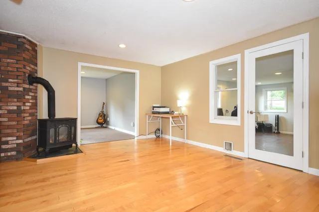 $699,900 | 8 Moharimet Drive, Madbury, NH 03823