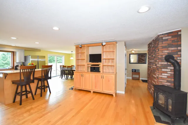 $699,900 | 8 Moharimet Drive, Madbury, NH 03823