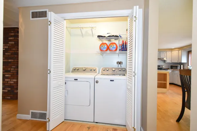 $699,900 | 8 Moharimet Drive, Madbury, NH 03823