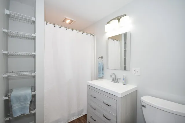 $699,900 | 8 Moharimet Drive, Madbury, NH 03823