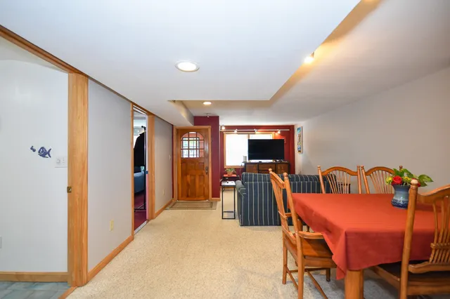 $699,900 | 8 Moharimet Drive, Madbury, NH 03823