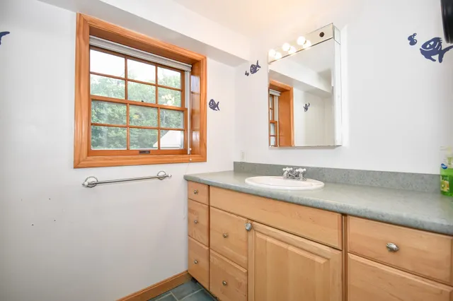 $699,900 | 8 Moharimet Drive, Madbury, NH 03823