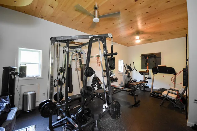 $699,900 | 8 Moharimet Drive, Madbury, NH 03823