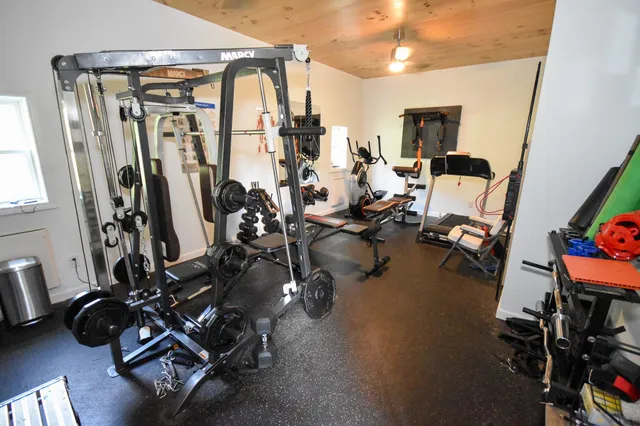 $699,900 | 8 Moharimet Drive, Madbury, NH 03823