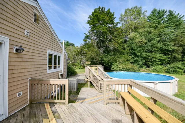 $699,900 | 8 Moharimet Drive, Madbury, NH 03823