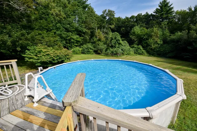 $699,900 | 8 Moharimet Drive, Madbury, NH 03823