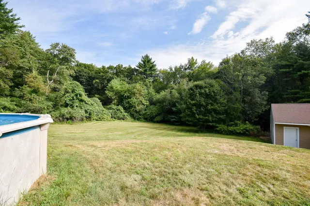 $699,900 | 8 Moharimet Drive, Madbury, NH 03823