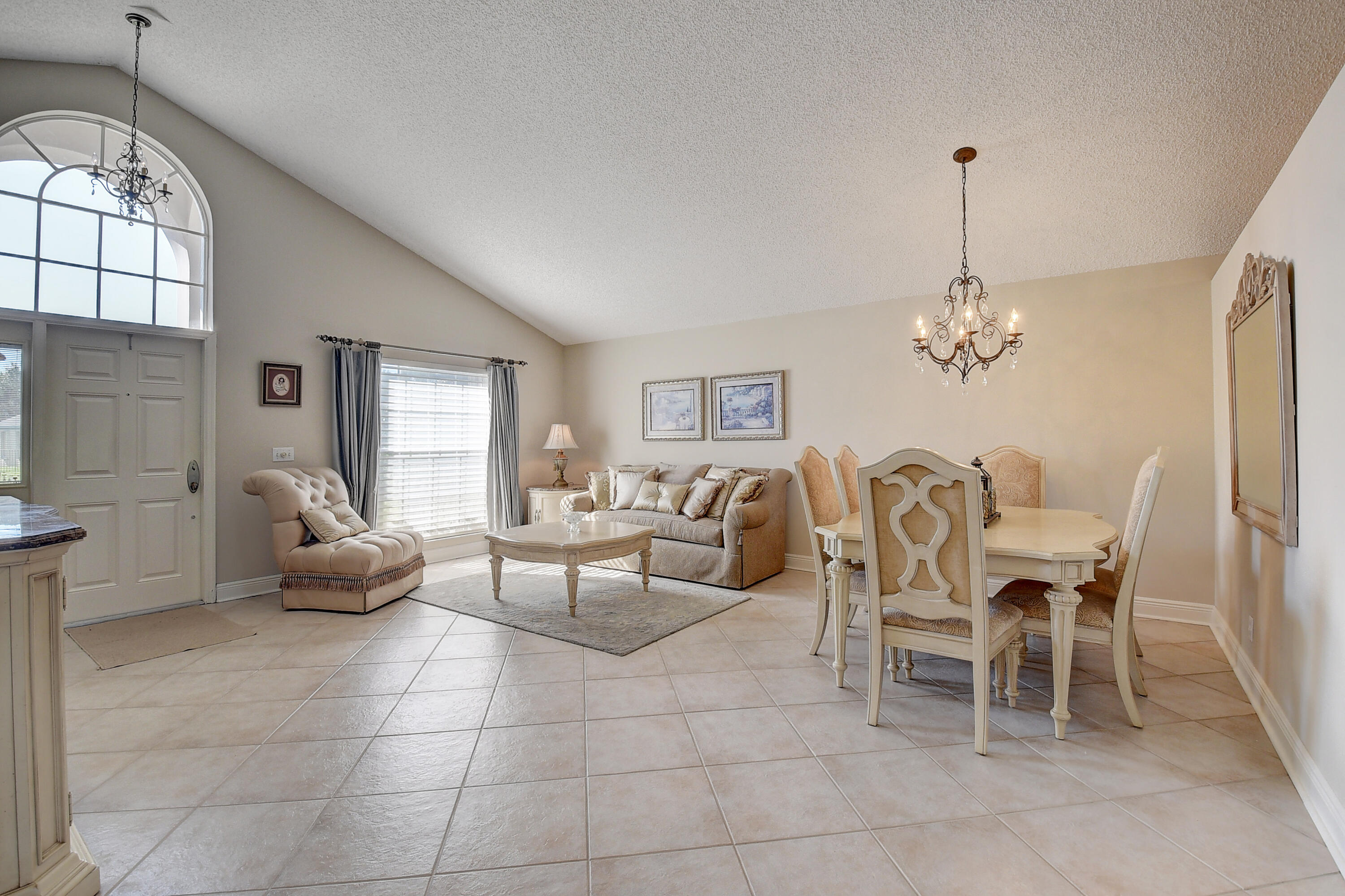 22496 Middletown Drive Boca Raton, FL 33428 - Photo 11 of 29 Vaulted Ceilings