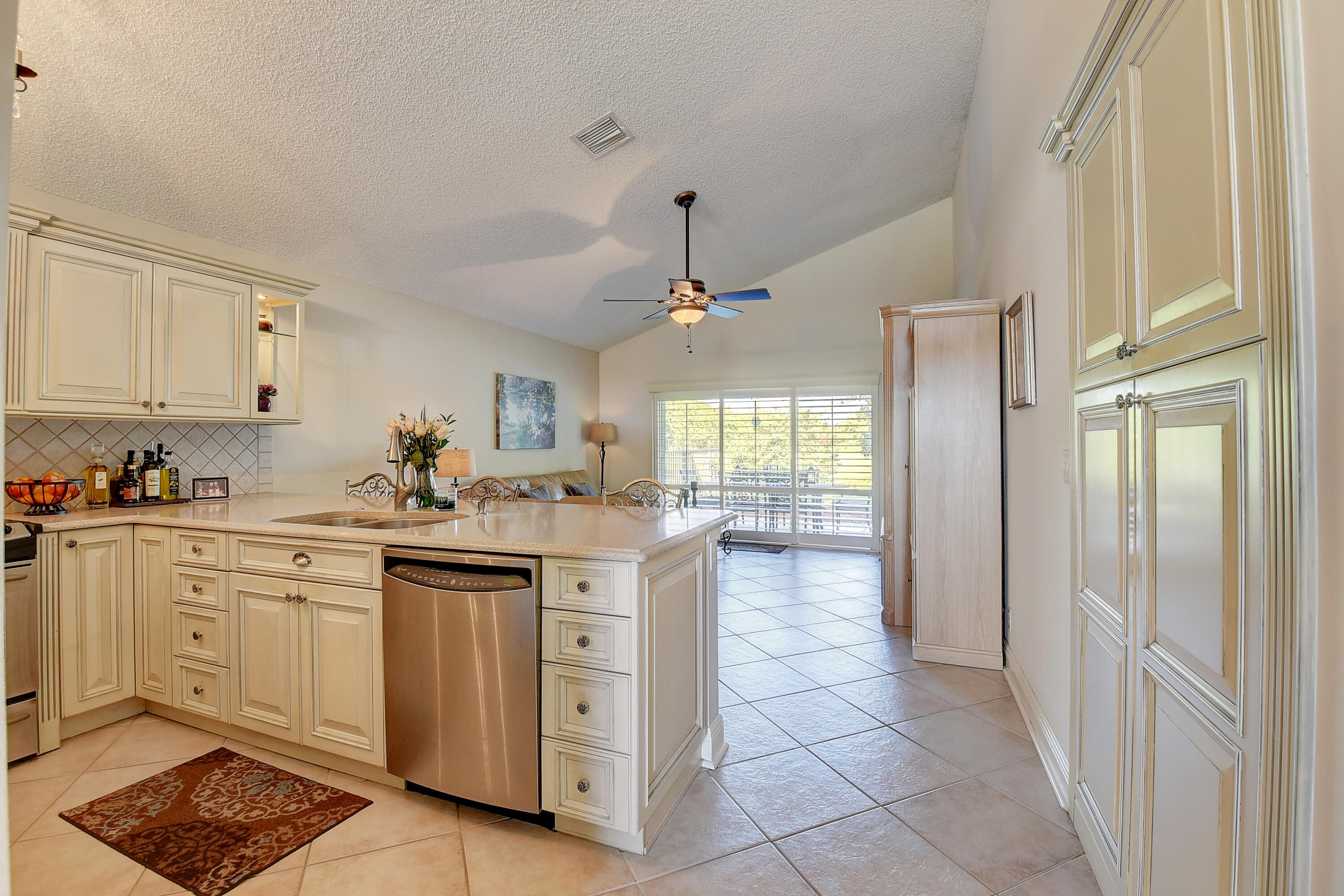 22496 Middletown Drive Boca Raton, FL 33428 - Photo 12 of 29 Breakfast Bar