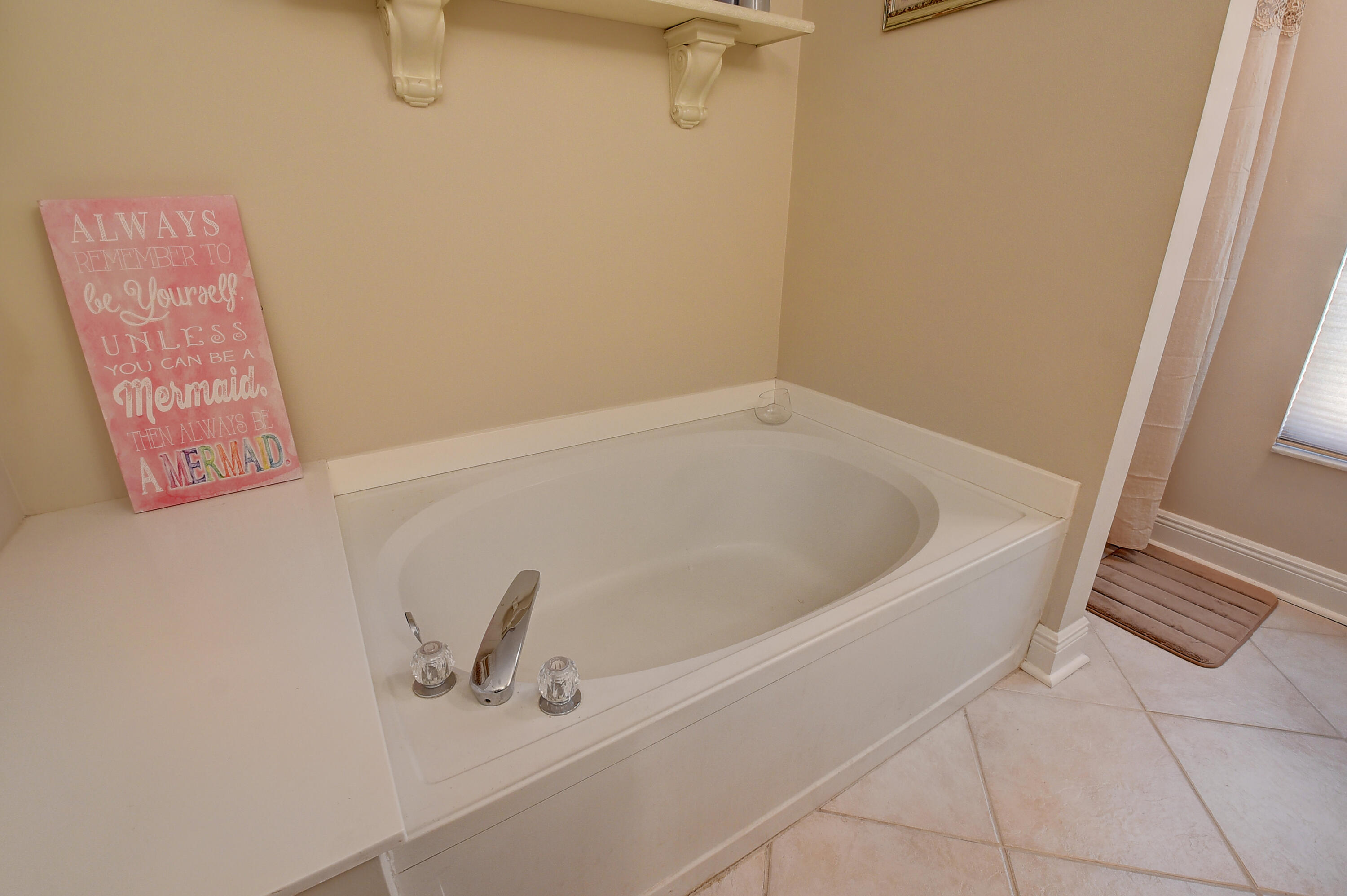 22496 Middletown Drive Boca Raton, FL 33428 - Photo 20 of 29 Roman Tub