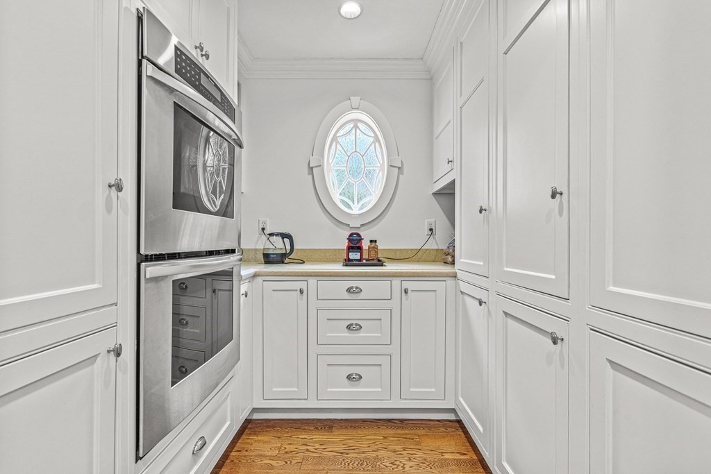 15 Woodcliff Road Wellesley, MA 02481 - Photo 11 of 31 a view of living room