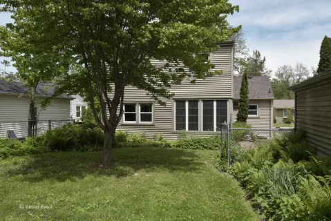 $249,900 | 645 Pleasant Street, Woodstock, IL 60098