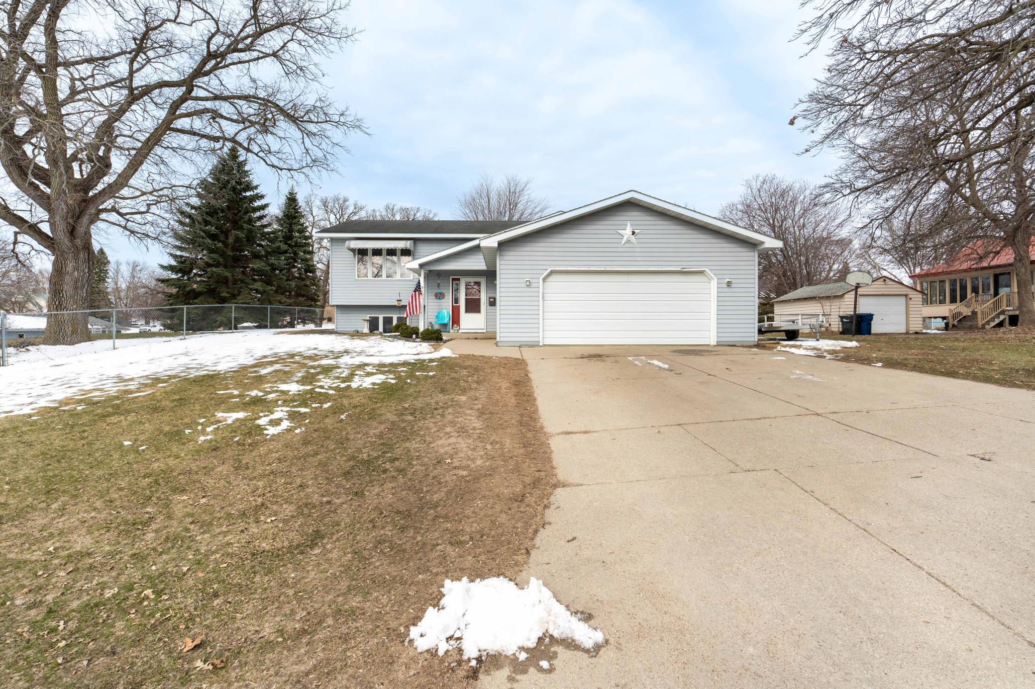 517 Springen Avenue Fergus Falls, MN 56537 - Photo 3 of 58