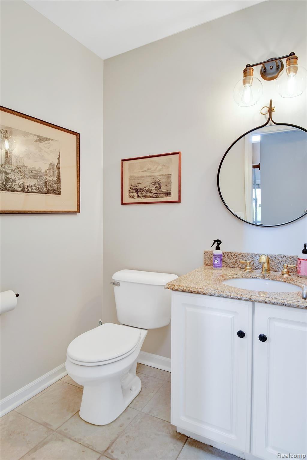 214 Ravineside Drive Milford, MI 48381 - Photo 23 of 46 DSC_2682.jpg