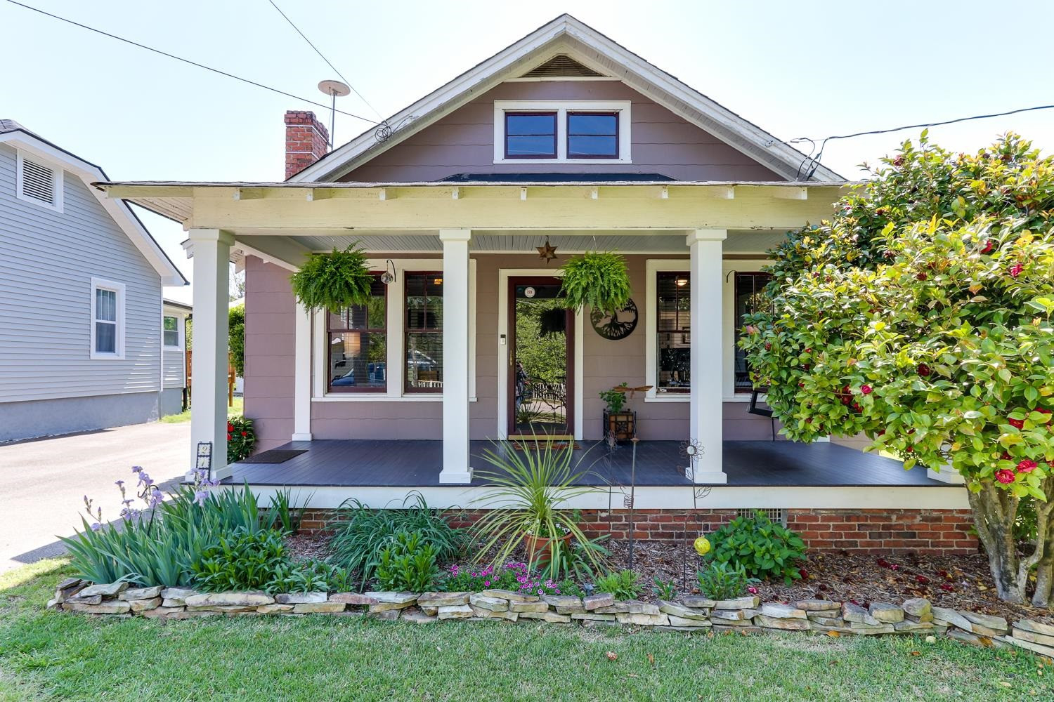 211 Grand Avenue Raleigh, NC 27606 - Photo 1 of 29 Photo 1