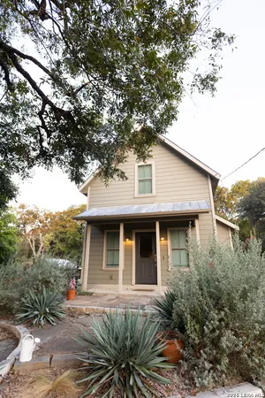 $2,250 | 809 Josephine Street, New Braunfels, TX 78130
