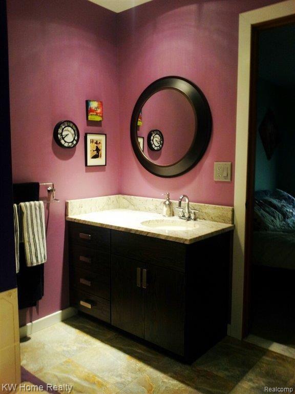 36875 Valley Ridge Drive Farmington, MI 48331 - Photo 16 of 19 Master Bath