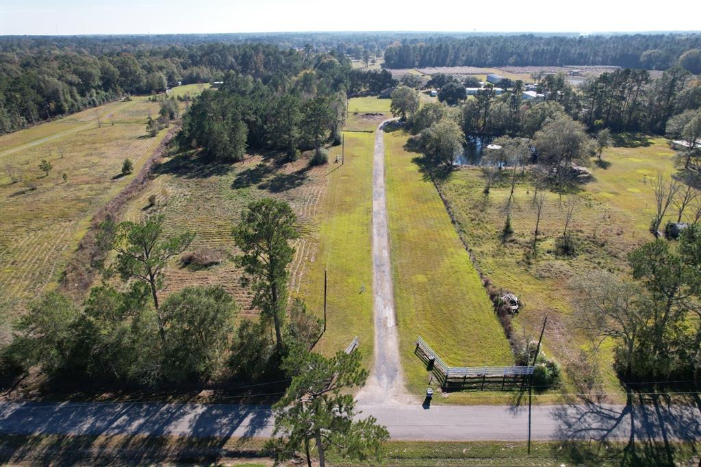 6934 Biscamp Road Silsbee, TX 77656 - Photo 10 of 38 a view of a city