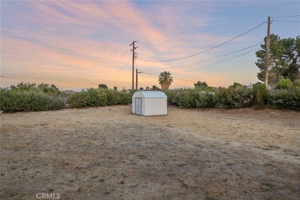 19213 Tecumseh Road Apple Valley, CA 92307 - Photo 40 of 43