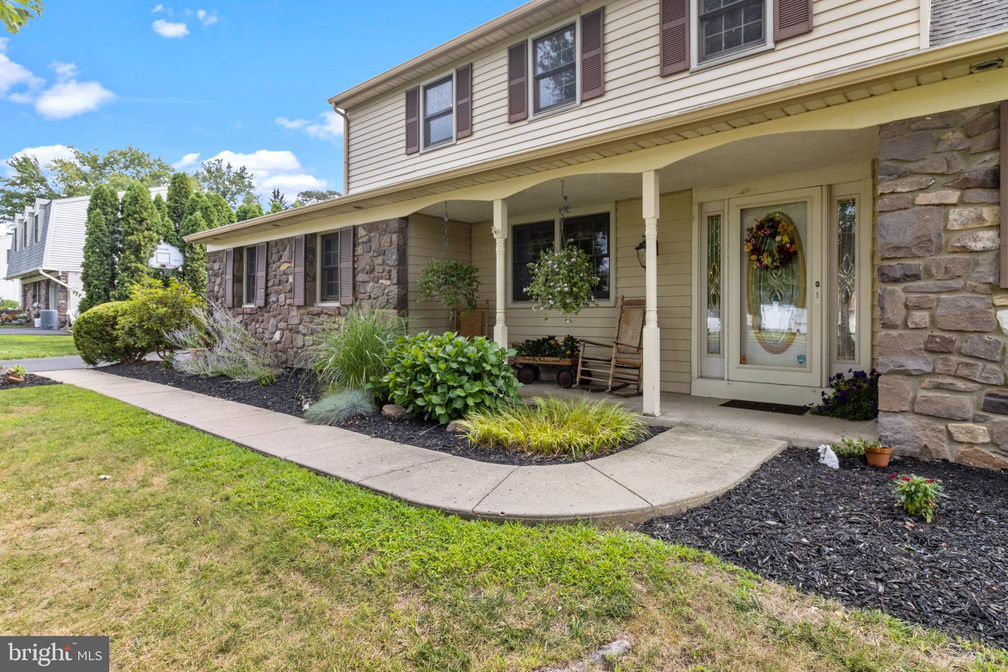 1081 Lavera Road Warminster, PA 18974 - Photo 2 of 40 Exterior Front