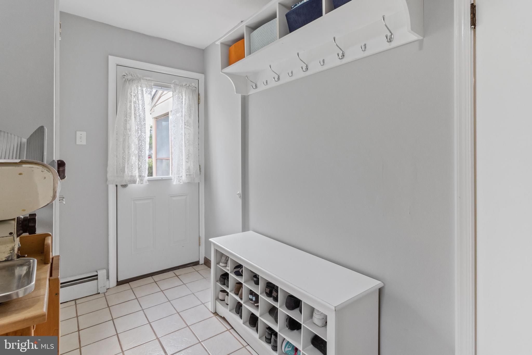1081 Lavera Road Warminster, PA 18974 - Photo 14 of 40 Laundry/Mud Room