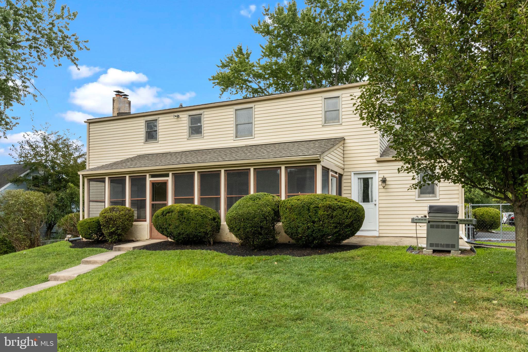1081 Lavera Road Warminster, PA 18974 - Photo 35 of 40 Exterior Rear