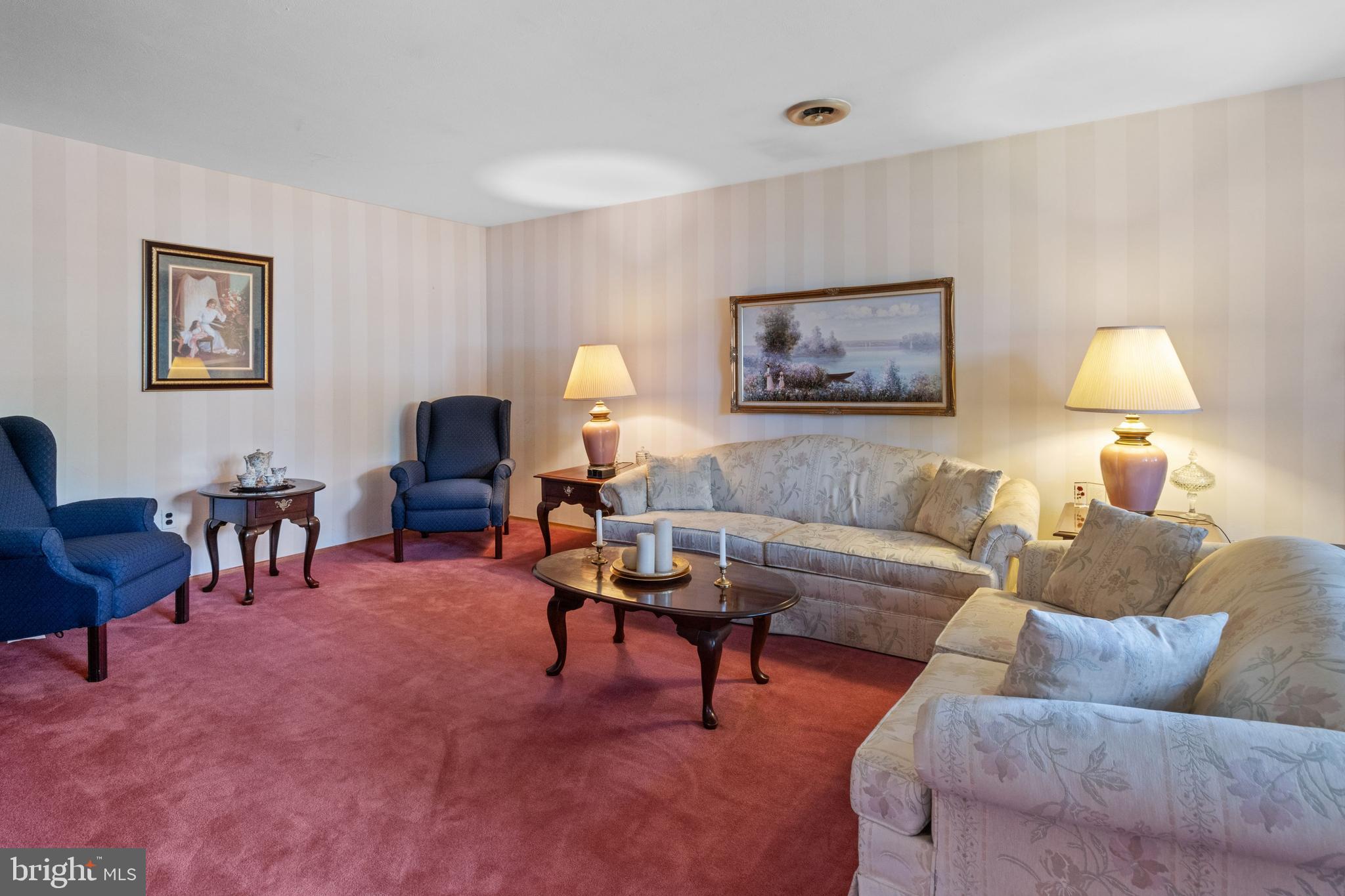 1081 Lavera Road Warminster, PA 18974 - Photo 6 of 40 Living room