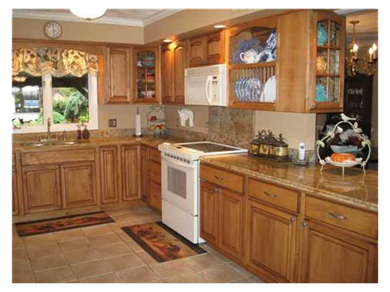326 Jones Road Cabot, PA 16023 - Photo 2 of 25 Kitchen.