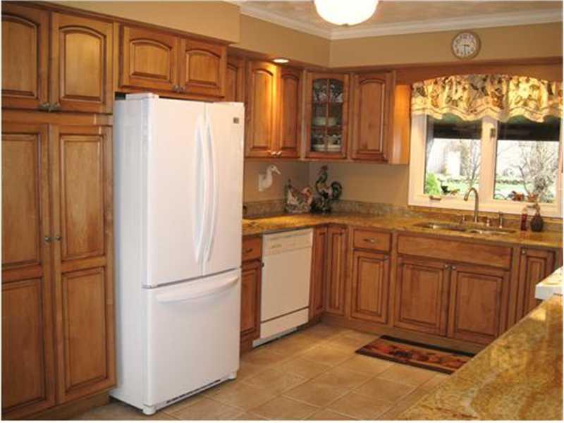 326 Jones Road Cabot, PA 16023 - Photo 15 of 25 Kitchen.