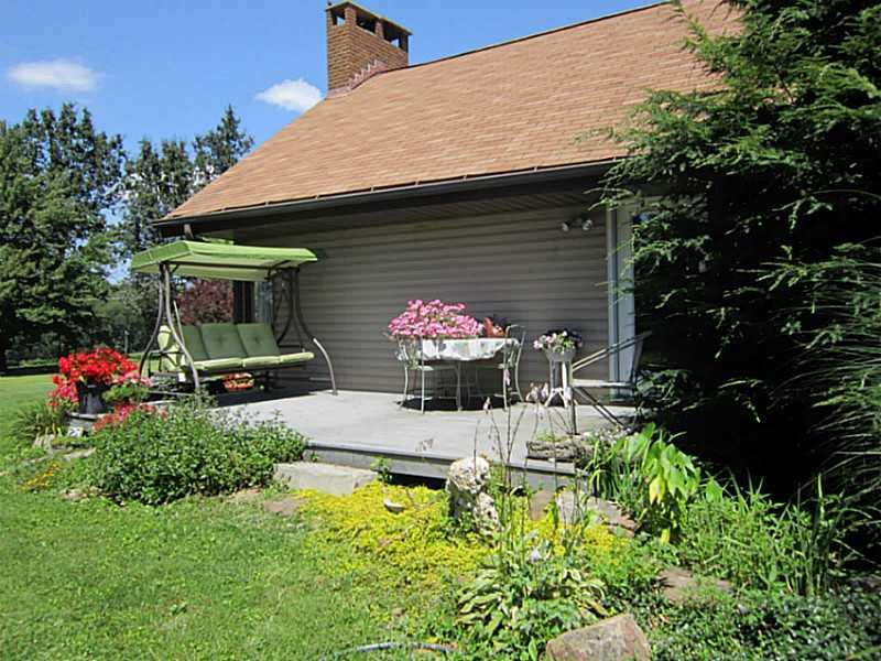 326 Jones Road Cabot, PA 16023 - Photo 22 of 25 Exterior Back.