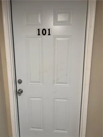 $1,400 | 2002 Pace Boulevard, Unit 101, New Orleans, LA 70114