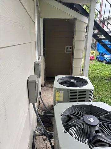 $1,400 | 2002 Pace Boulevard, Unit 101, New Orleans, LA 70114