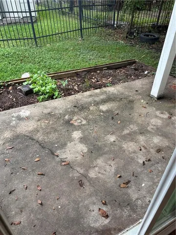 $1,400 | 2002 Pace Boulevard, Unit 101, New Orleans, LA 70114