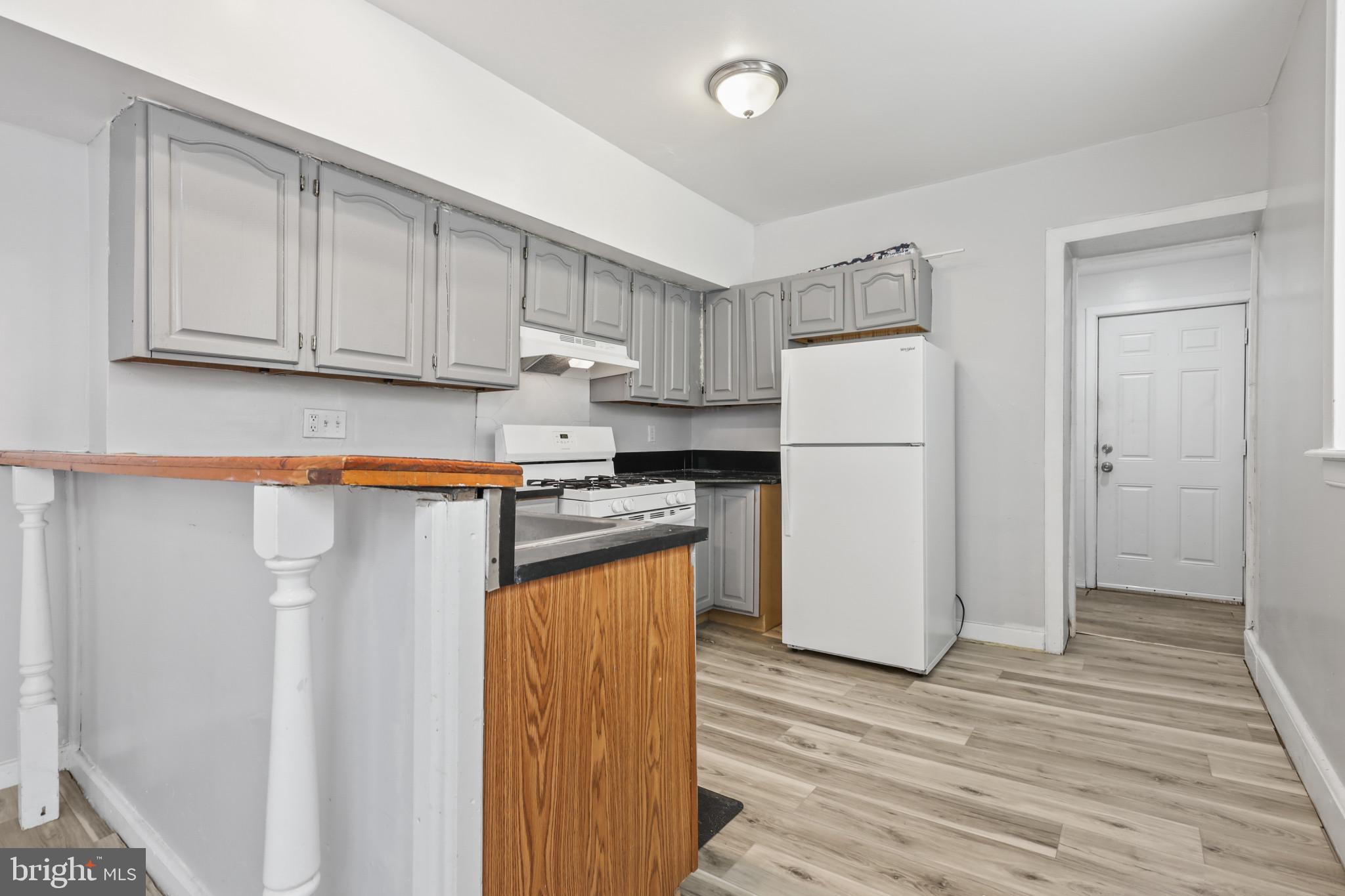 2011 North Pulaski Street Baltimore, MD 21217 - Photo 11 of 43