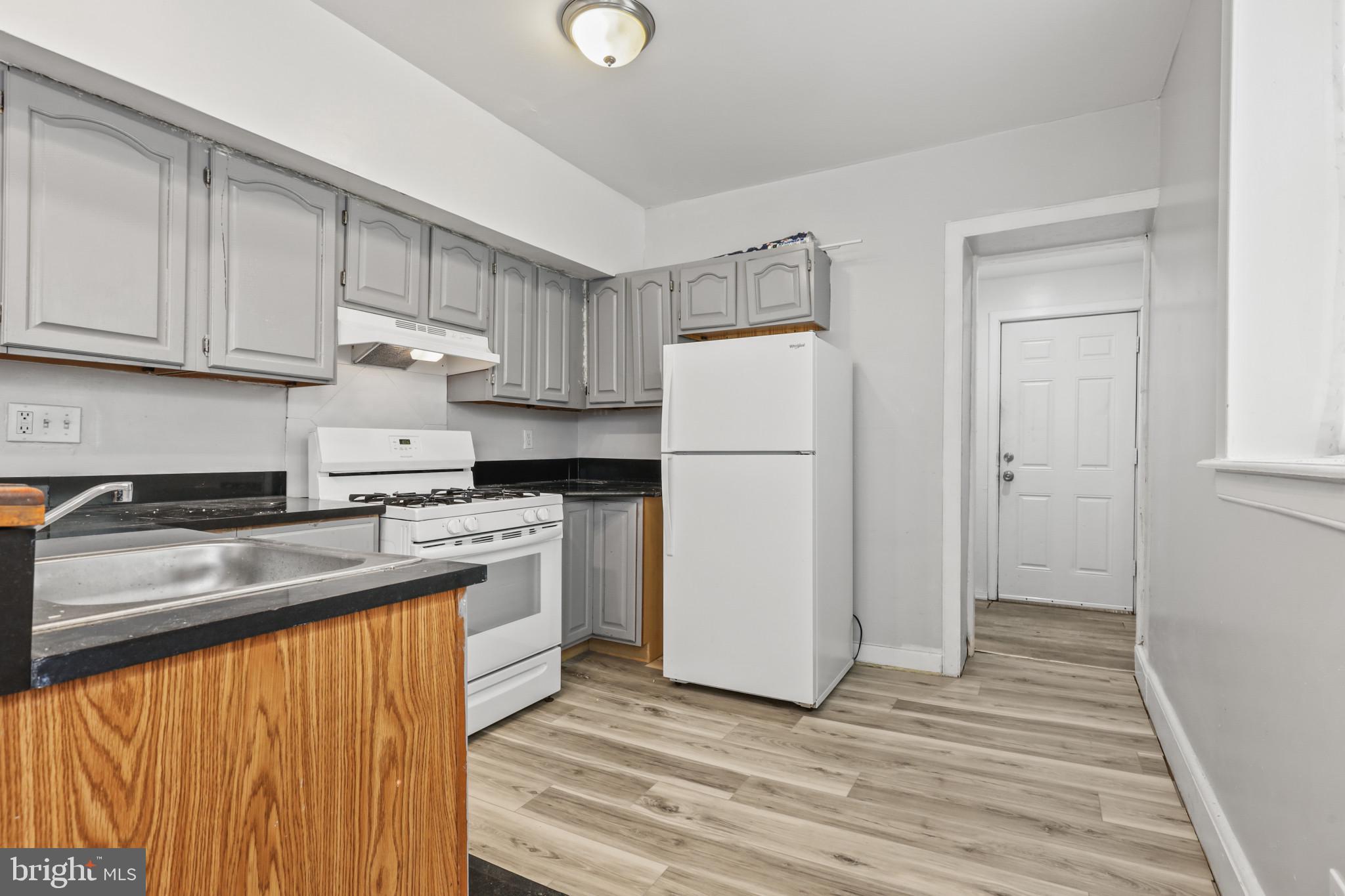 2011 North Pulaski Street Baltimore, MD 21217 - Photo 12 of 43