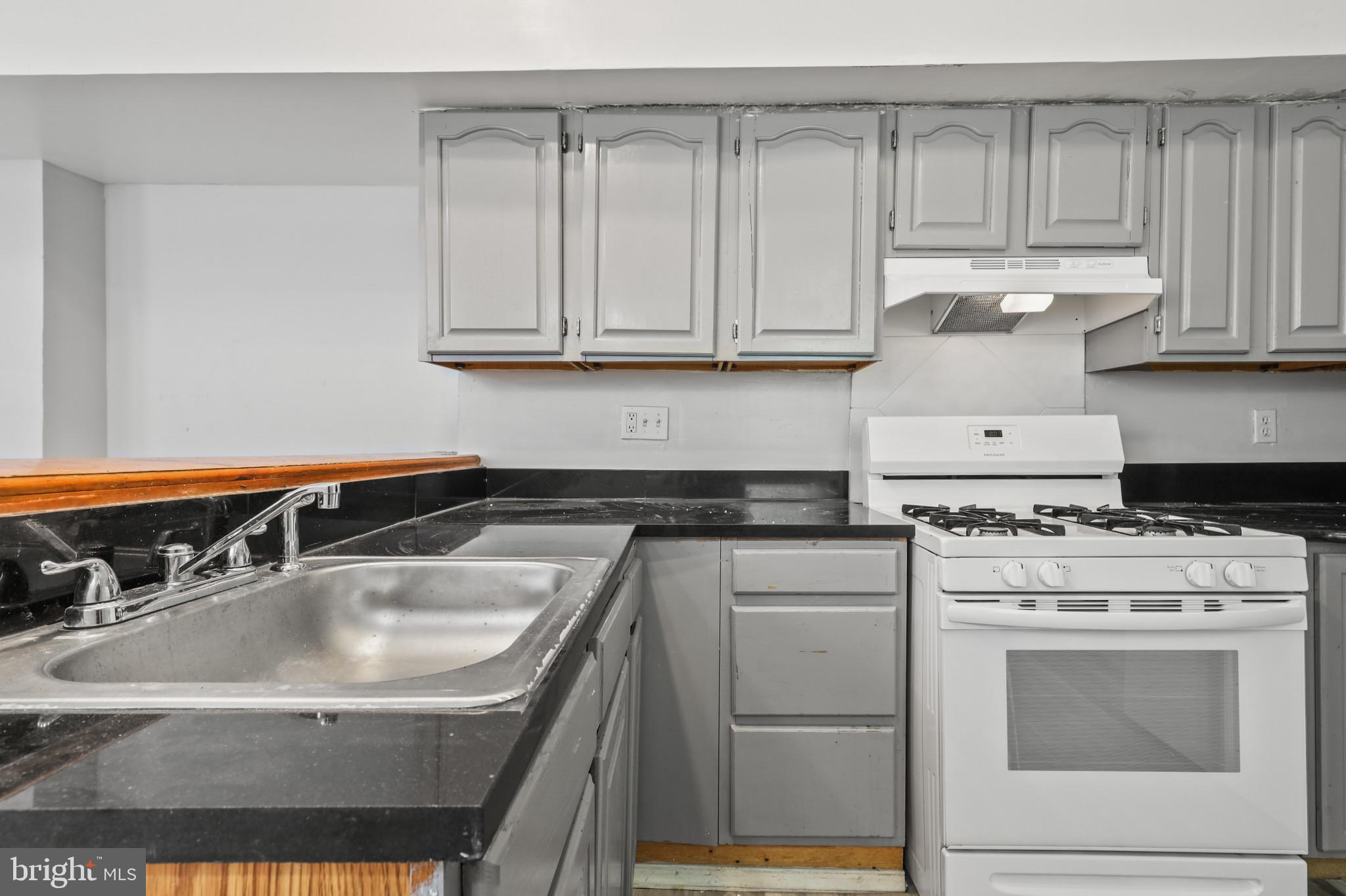 2011 North Pulaski Street Baltimore, MD 21217 - Photo 14 of 43