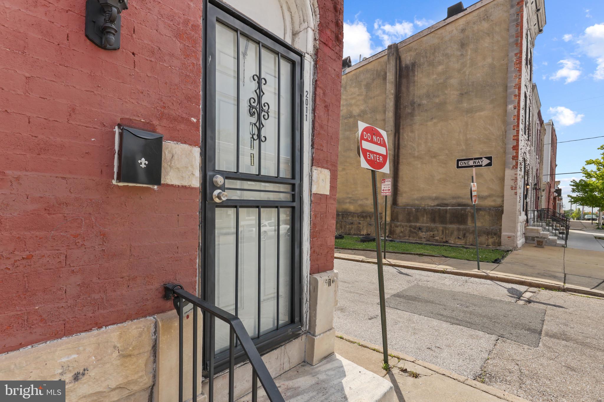 2011 North Pulaski Street Baltimore, MD 21217 - Photo 3 of 43