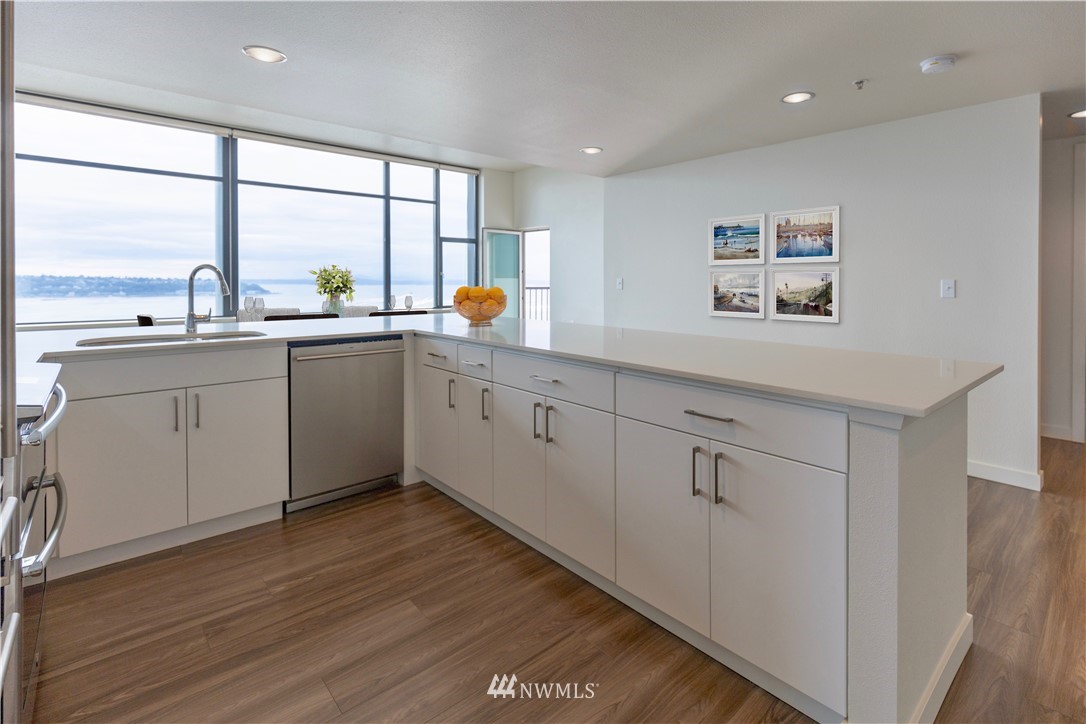 1221 1st Avenue, Unit 25D Seattle, WA 98101 - Photo 4 of 23