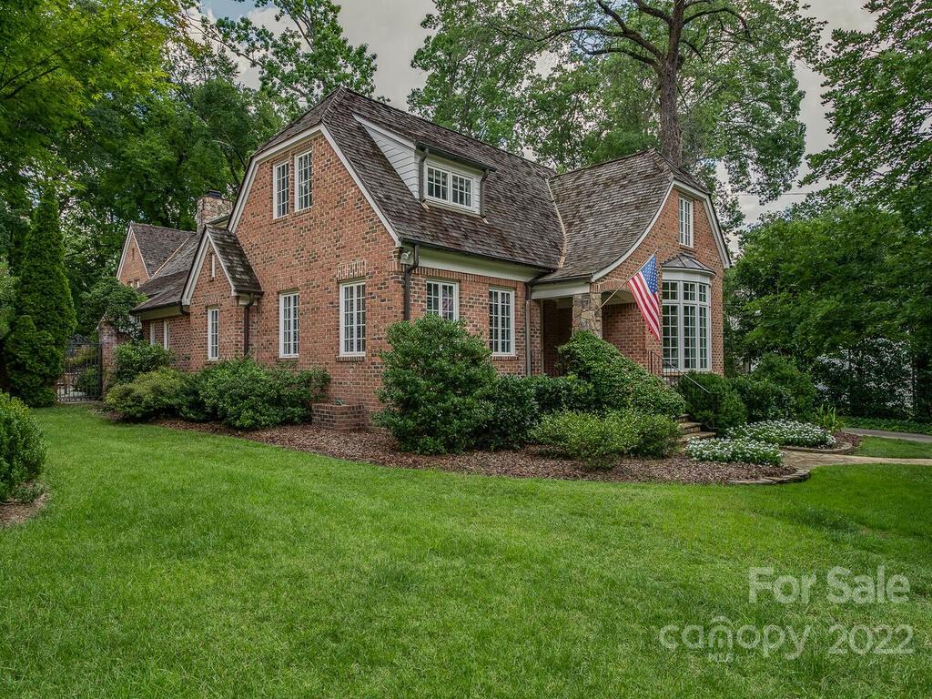 1145 Bolling Road Charlotte, NC 28207 - Photo 2 of 44 Gallery Image 2