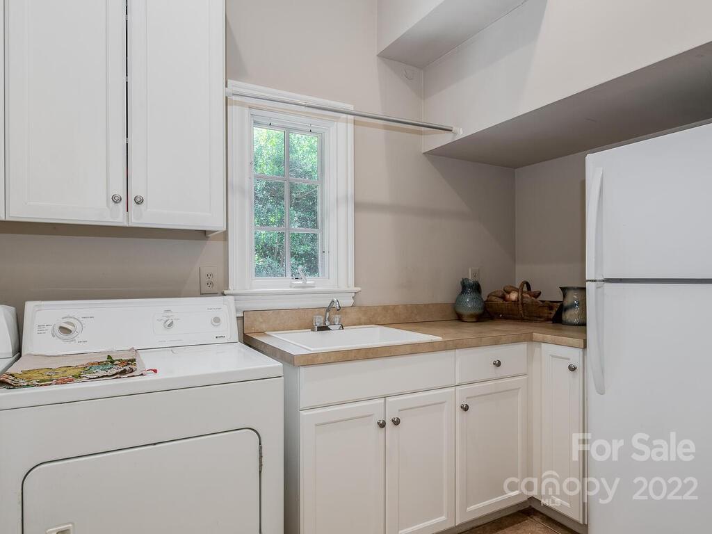 1145 Bolling Road Charlotte, NC 28207 - Photo 31 of 44 Gallery Image 31