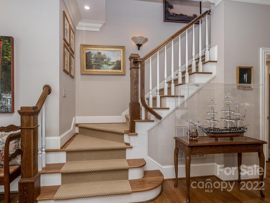 1145 Bolling Road Charlotte, NC 28207 - Photo 6 of 44 Gallery Image 6