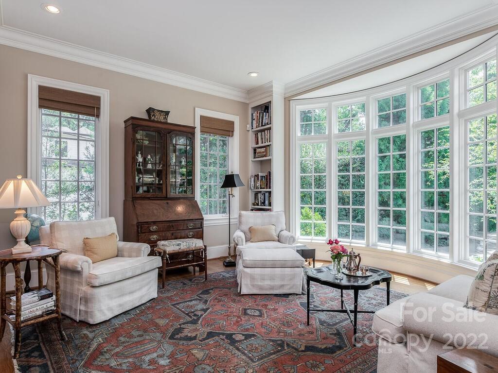 1145 Bolling Road Charlotte, NC 28207 - Photo 7 of 44 Gallery Image 7