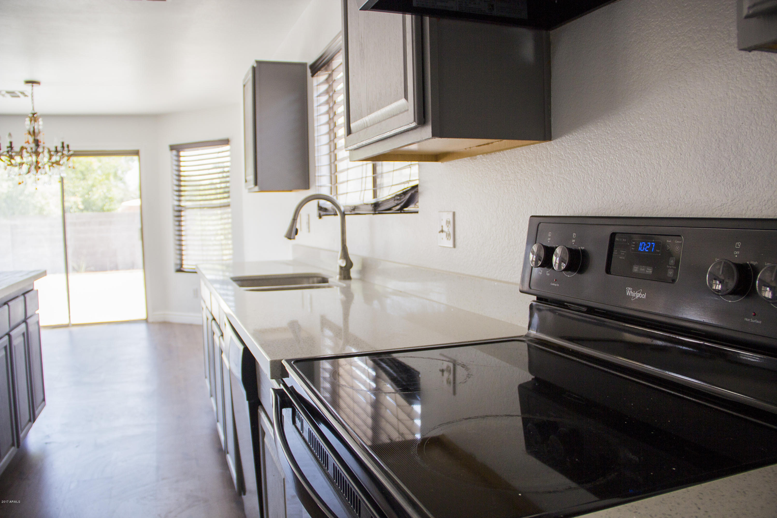 8145 West Hatcher Road Peoria, AZ 85345 - Photo 11 of 24 IMG_1152