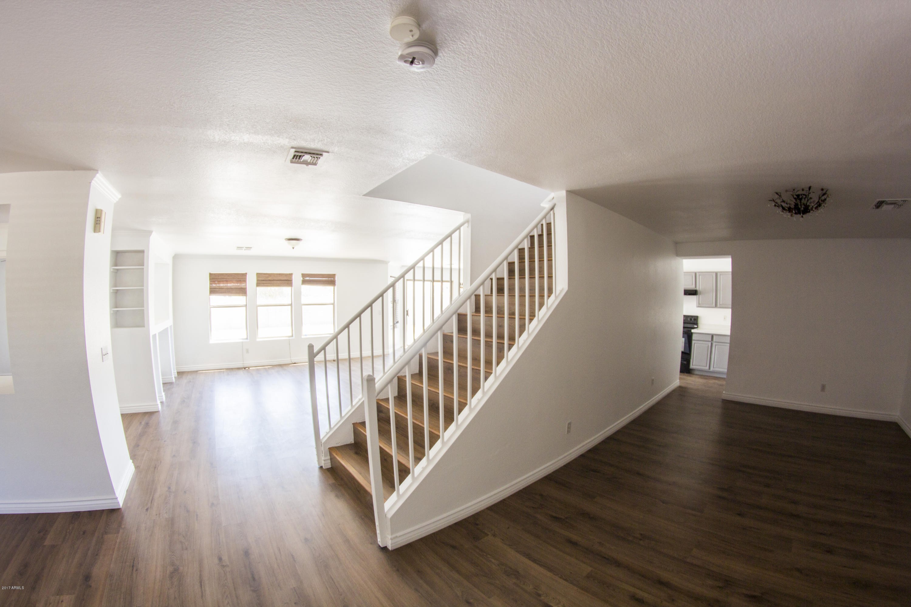 8145 West Hatcher Road Peoria, AZ 85345 - Photo 2 of 24 IMG_0984