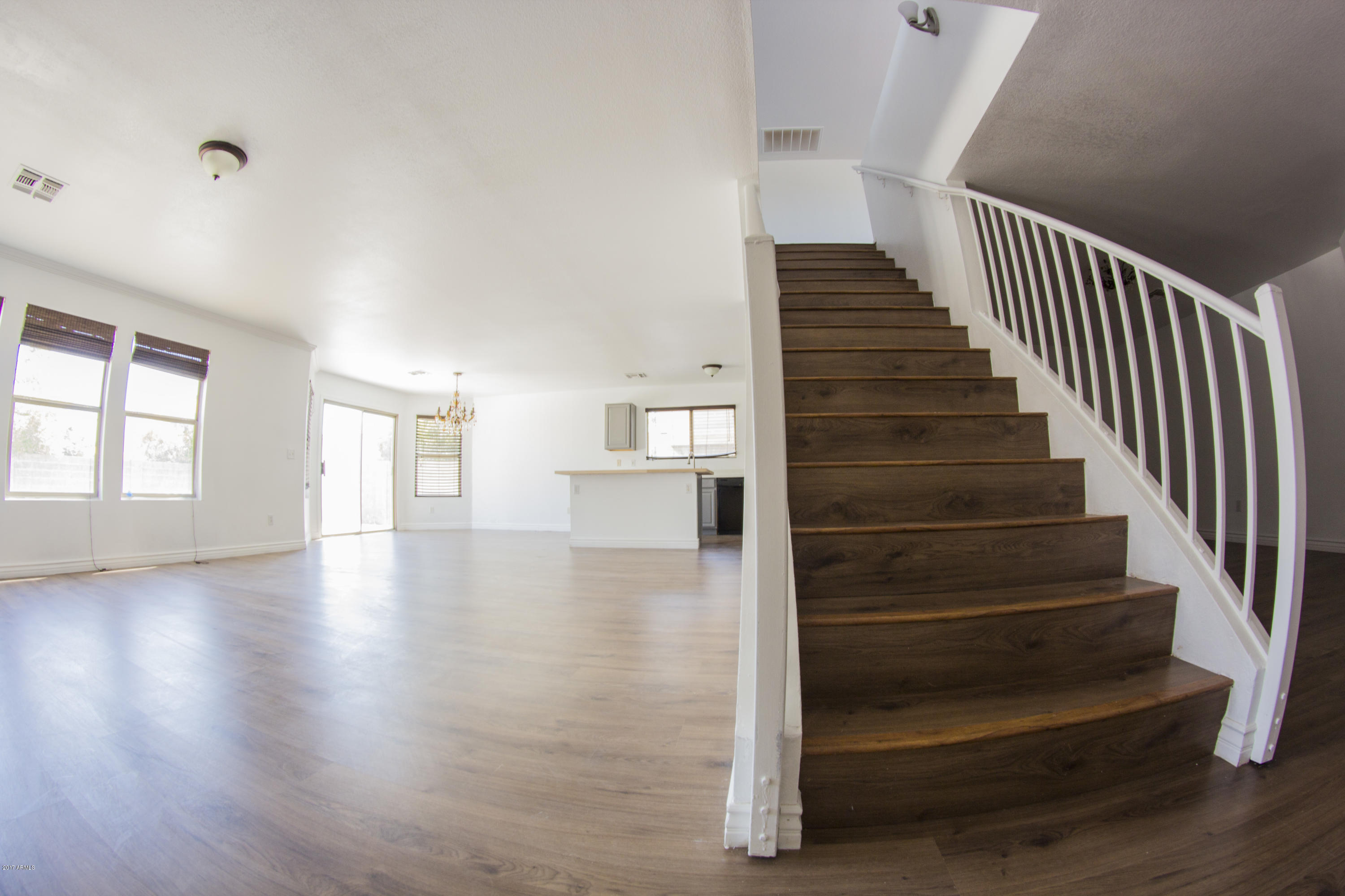 8145 West Hatcher Road Peoria, AZ 85345 - Photo 3 of 24 IMG_0990