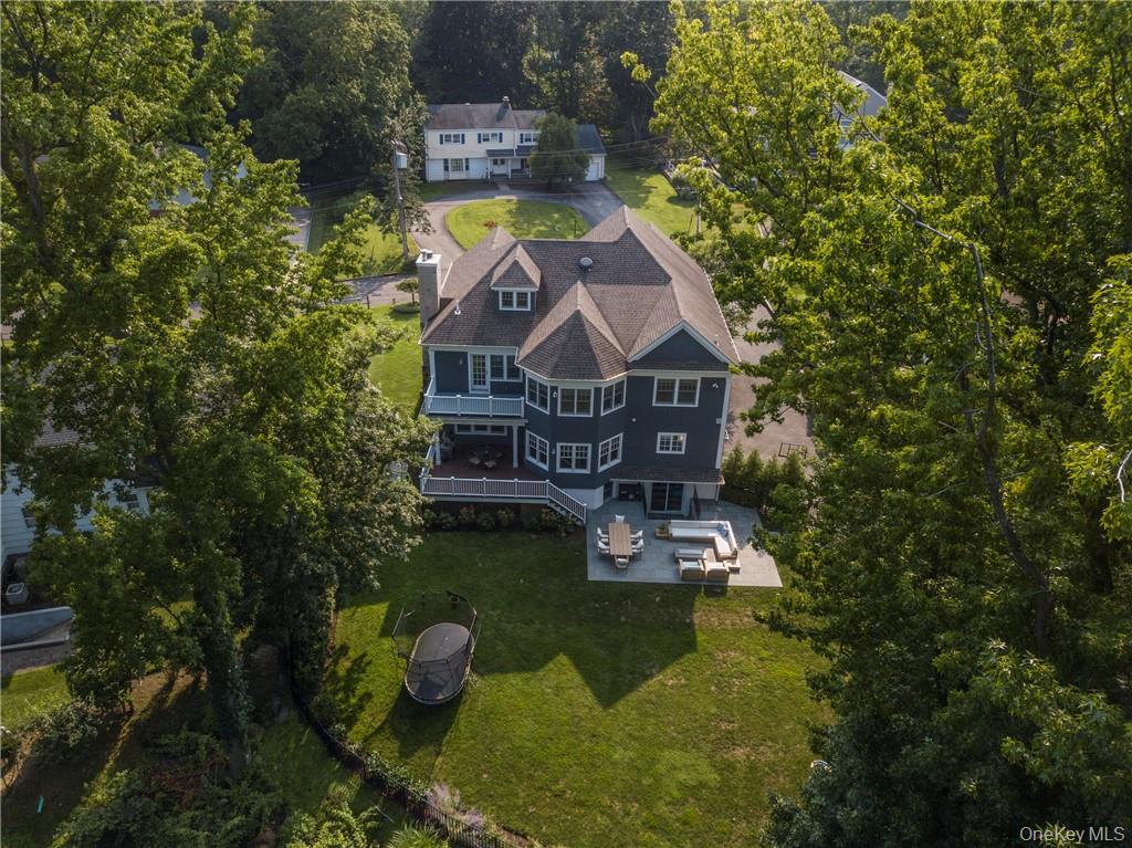 5 Trails End Rye, NY 10580 - Photo 2 of 37