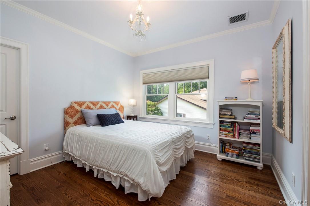 5 Trails End Rye, NY 10580 - Photo 25 of 37 Bedroom #5 with Jack and Jill Bathroom