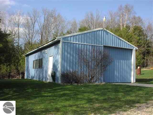 8864 South Sunnyview Road Traverse City, MI 49684 - Photo 8 of 9 1678544-7.JPG