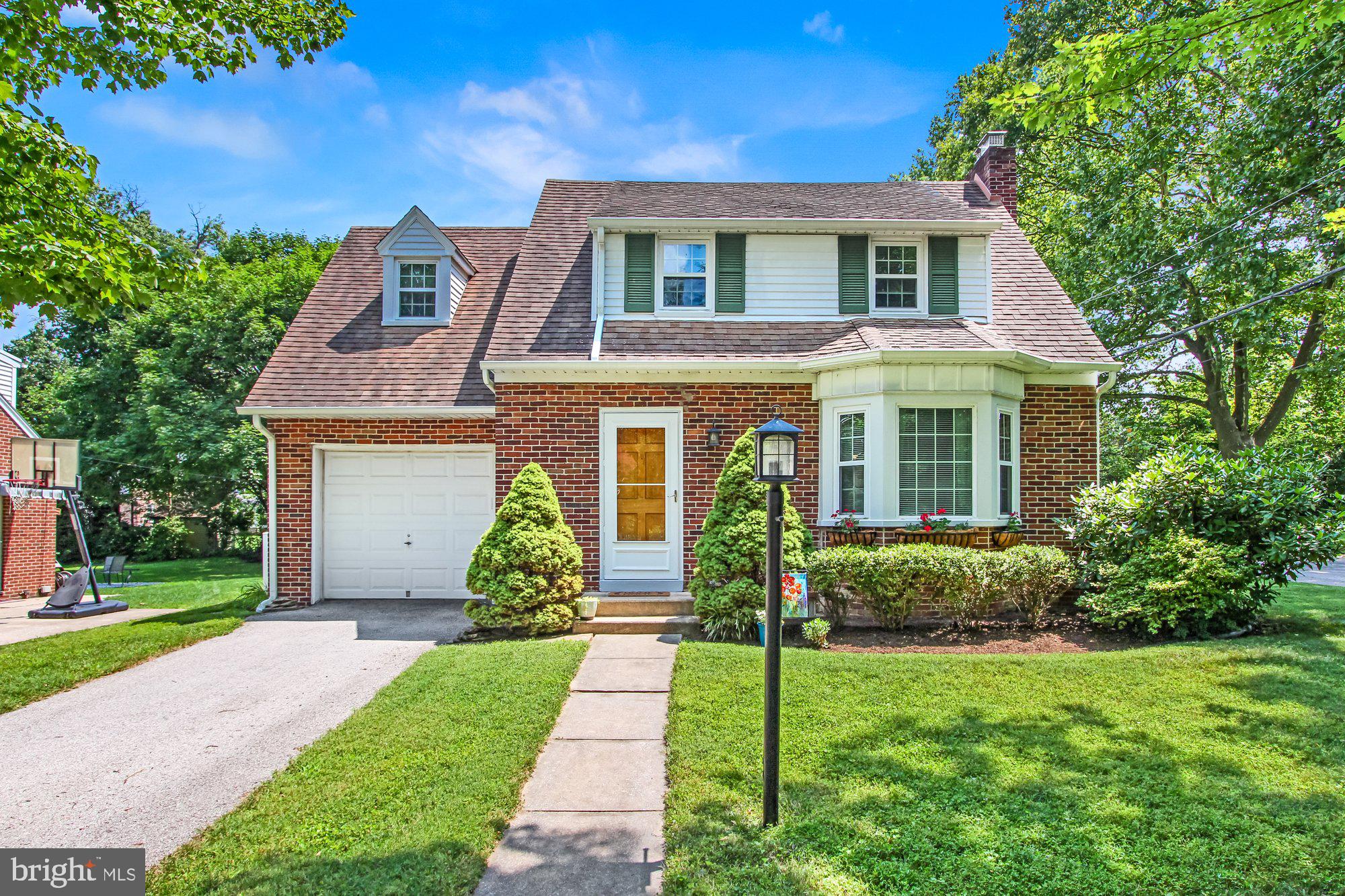 121 Lyndhurst Road York, PA 17402 - Photo 1 of 35 Gallery Image 1