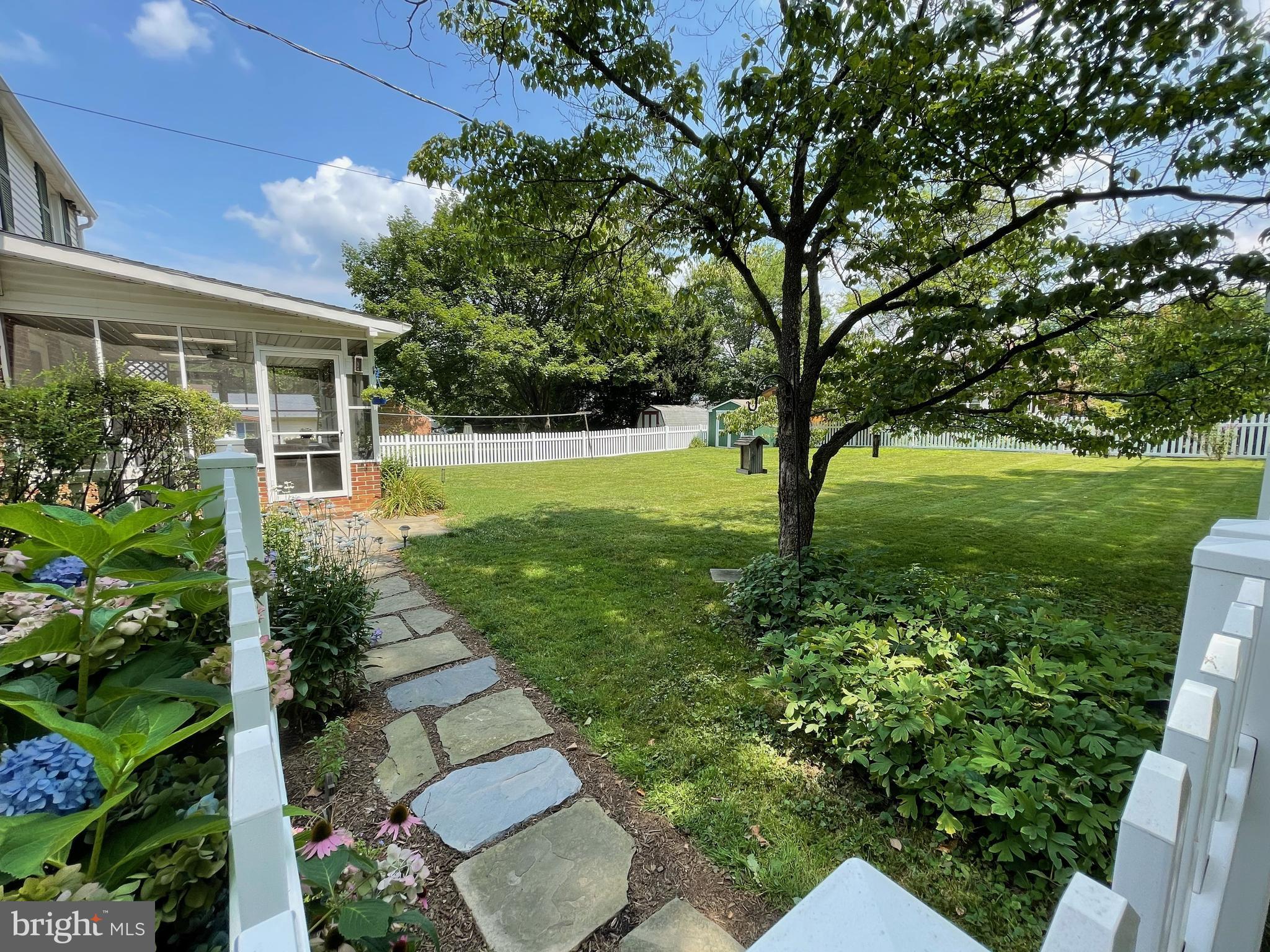 121 Lyndhurst Road York, PA 17402 - Photo 8 of 35 Gallery Image 8